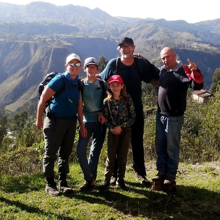 Hostal El Vaquero Chugchilán Esterno foto