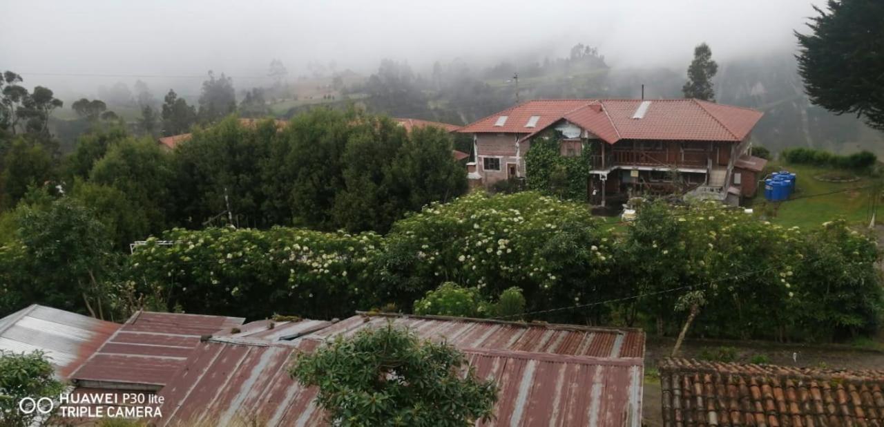 Hostal El Vaquero Chugchilán Esterno foto