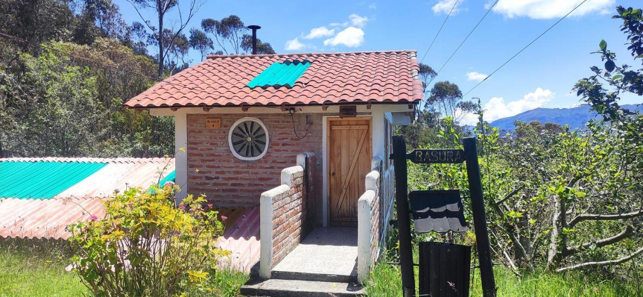 Hostal El Vaquero Chugchilán Esterno foto