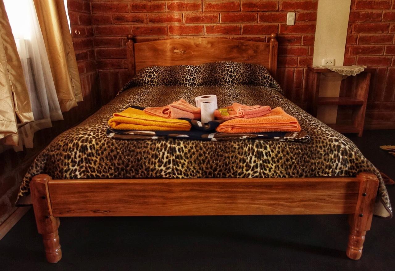 Hostal El Vaquero Chugchilán Esterno foto